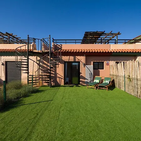 Private Terrace Majanicho -garden & Pool Apartment La Oliva