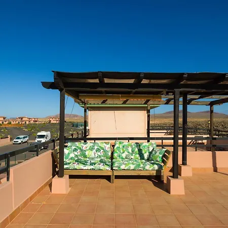 Private Terrace Majanicho -garden & Pool * La Oliva
