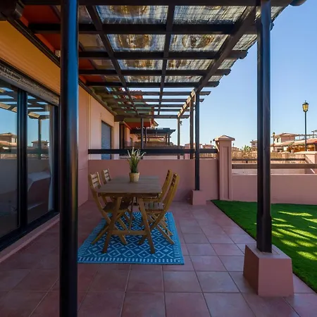 Private Terrace Majanicho -garden & Pool La Oliva