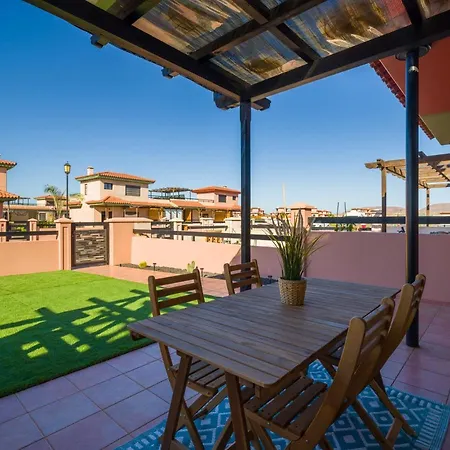 Apartment Private Terrace Majanicho -garden & Pool La Oliva